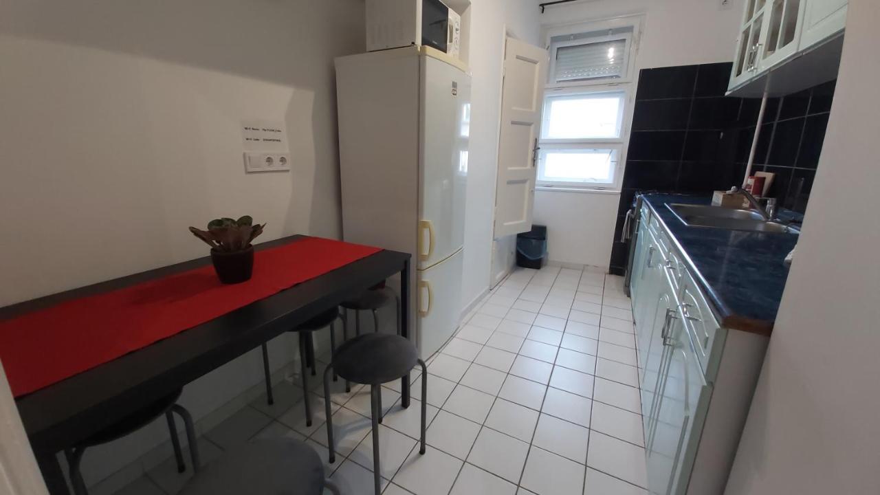 FREE PARKING - Tisza-parti Napfény Apartman Szeged Esterno foto