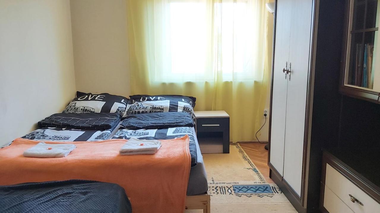 FREE PARKING - Tisza-parti Napfény Apartman Szeged Esterno foto