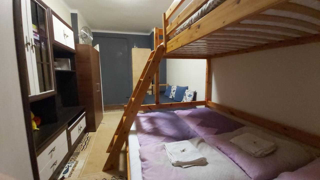FREE PARKING - Tisza-parti Napfény Apartman Szeged Esterno foto